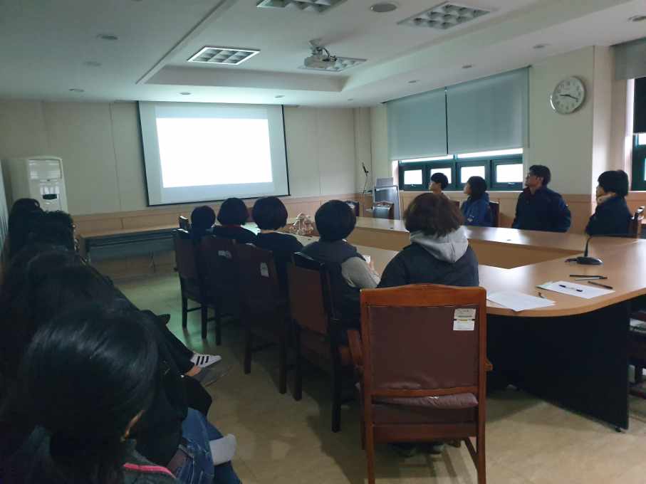 luxurymushroom's tweet image. 11.15 (금) 9:00~10:00
#버섯연구소 에서는 #장애인식개선교육 을 실시하어 장애인 유형별 에티켓, 사례 등에 대하여 알아보았습니다. 더불어 다함께 살아가는 사회가 가장 아름답습니다.🙂❤