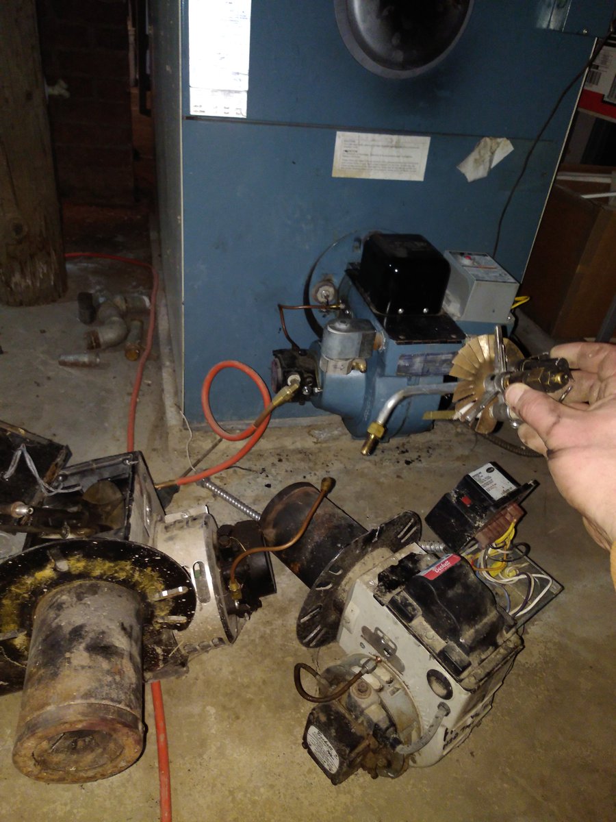 Nothing better then working old Grimsby,  all about parts #illfixit #whysocold #ownedapolarisxlt