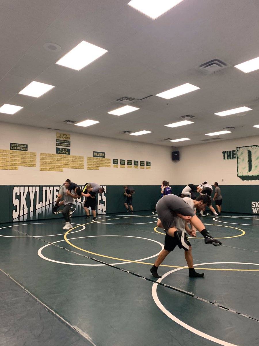 SCWrestling_AZ's tweet photo. The Coyotes are working hard and momentum is building. #CoyoteStrong #SkylineWrestling #GetPreparedBePrepared https://t.co/2SKkpGIRvr