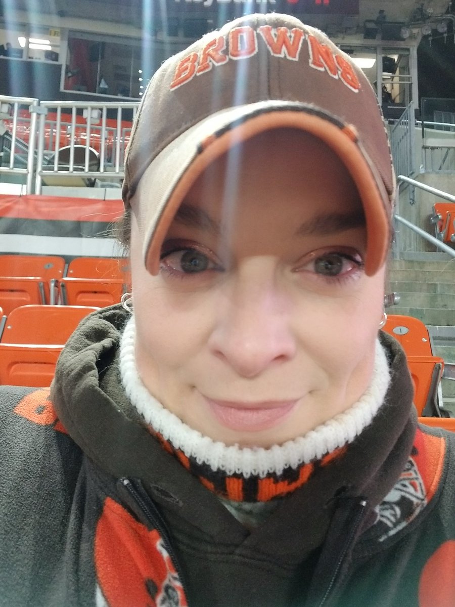 ErinFrusteri's tweet photo. #PITvsCLE #brrrrrr #letsgobrownies https://t.co/6qxOVWXeyr