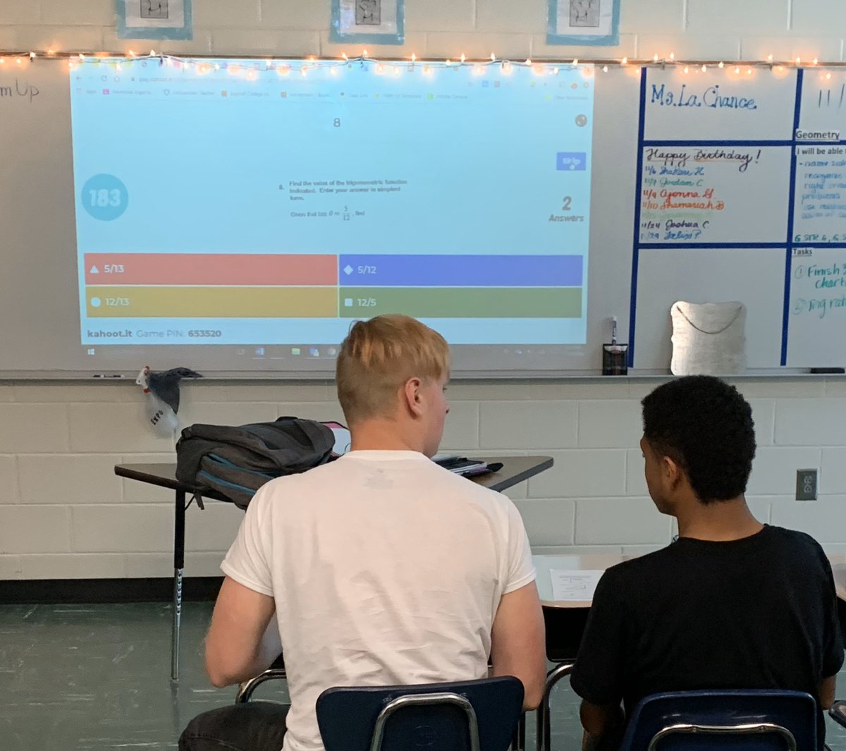 DanielleLaChan5's tweet photo. Small groups working together to review. Who says learning can’t be fun? Love the collaboration and team work! @ENunnallyEdu @SHS_HCS @HenryCountyBOE @TheHenryHerald #EnsuringReadiness https://t.co/vYqF6HcLES