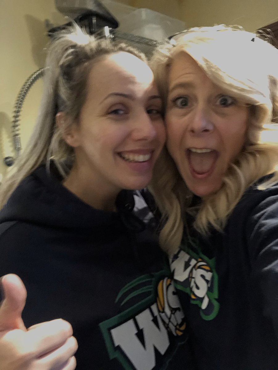 The coaches had a great night at the Windsor Youth Centre! After multiple donations of non perishable items and food cooked by our coaching staff, we were able to feed around 70 kids! We are thankful for this opportunity! ♥️♥️♥️