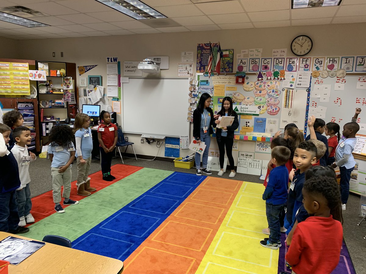 Ms_Langin's tweet photo. Thank you Junior Achievement for teaching us about needs/wants and choices. We loved having you visit our classroom! @ReesStars https://t.co/TthzEXCIPj