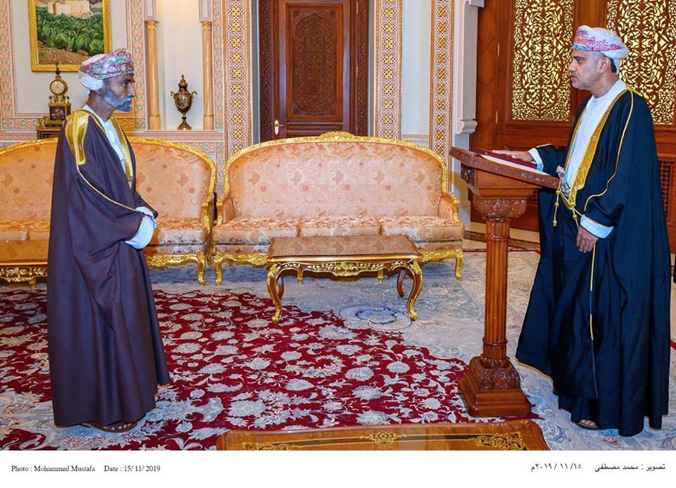 AlwatanOm1971's tweet photo. معالي الدكتورة/ سعاد بنت محمد بن علي اللواتية وزيرة شؤون الفنون.  معالي السيد/ إبراهيم بن سعيد بن إبراهيم البوسعيدي وزير الدولة  ومحافظ مسندم. معالي المهندس/ عصام بن سعود بن حارب الزدجالي   رئيس بلدية مسقط. سعادة/ نصر بن خميس بن محمد الصواعي  المدعي العام. https://t.co/sll74NoaBR