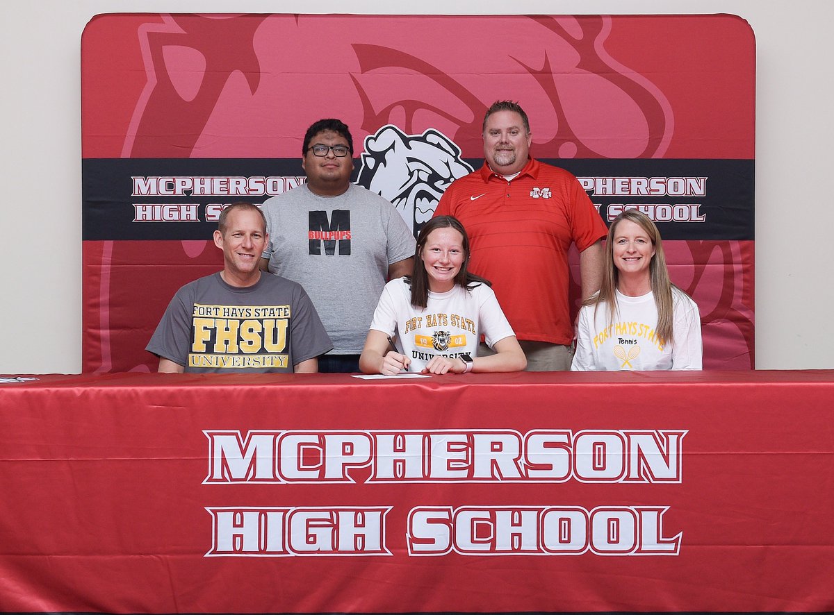 MacCountySports's tweet photo. On Wednesday, Five Bullpups signed their letter of intents to their future school. Here are the storylines of Wednesday's National Signing Period. 
By @Petes_Picks_ 
https://t.co/YiAGTRGFn4 https://t.co/QgOqnld6jW