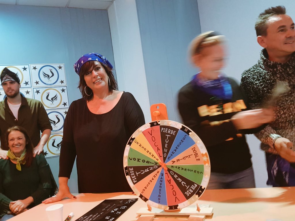 RocioPM81's tweet photo. We are happy, we are helpful, WE RESPECT, we do #teamwork, we are friends, we have fun... we are a TEAM!!! 
Another wonderful #ConnectandCelebrate today at #PuebloQuinta 📺
 #GalloZapping
#bestteamever #DiamondCareers #LifeatDiamond #DPerfectTeam #LAQTEAM #teambuilding https://t.co/4B0qSHTC3U
