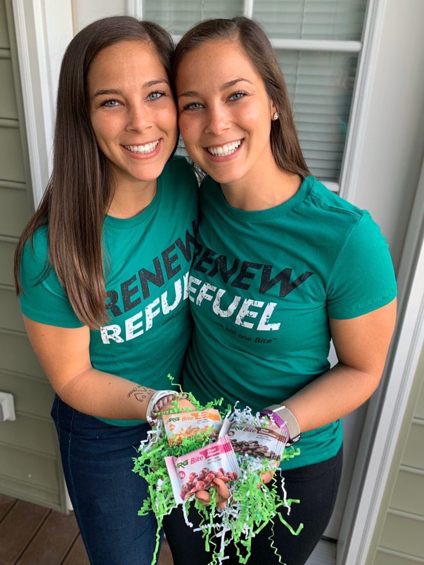 NRG_Bites's tweet photo. When you have diabetes, having a loved one to lean on can make a big difference. This #WorldDiabetesDay, we’re shining a light on Type 1 Diabetic sisters, @doubletheinsulin, for making healthier lifestyle changes and spreading the word about NRG Bites. https://t.co/K2kTZJTHc1