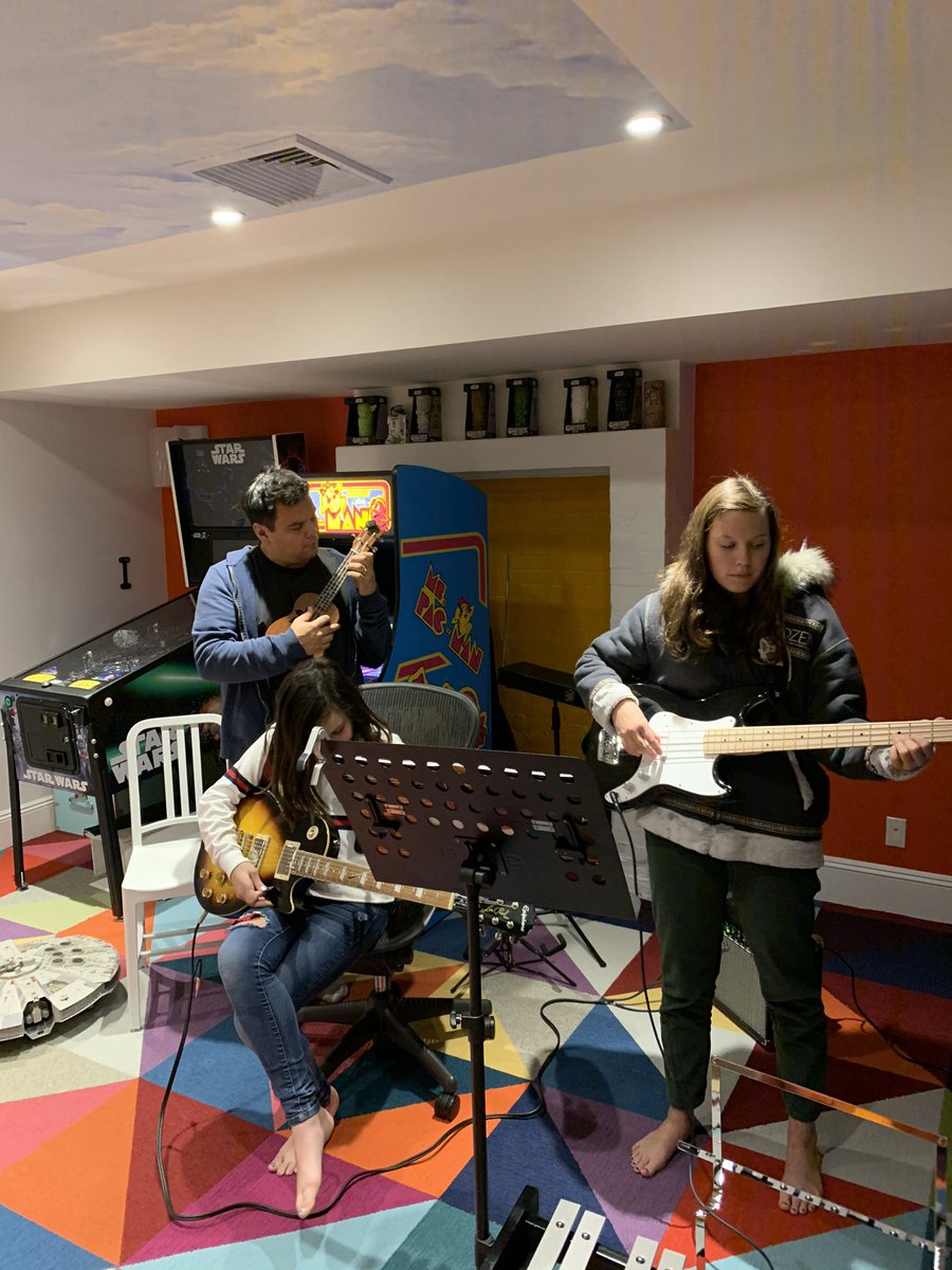 Kristen Anderson-Lopez tweet media