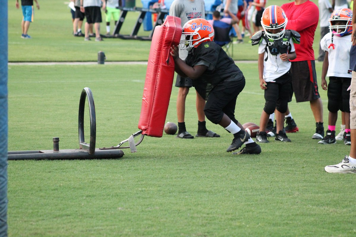 coach6028's tweet photo. G2 hitting the one man sled. https://t.co/pnwPQB2c0Z