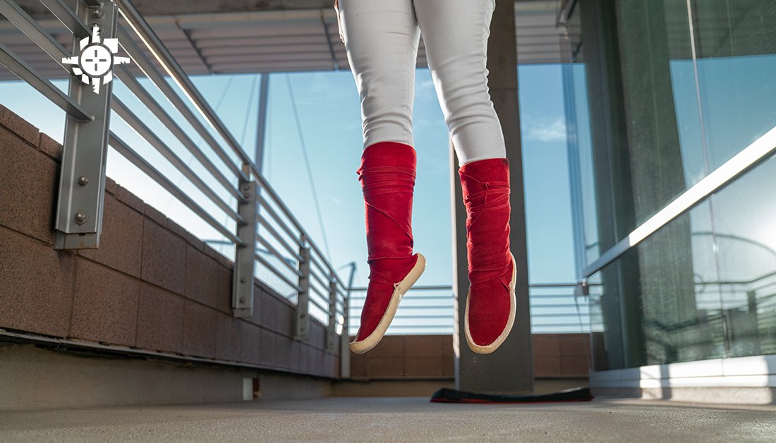 IndianCountry's tweet photo. Will you be participating in tomorrow's #RockYourMocs event? If so, tag us in your tweets! We will be resharing them all day. Photos by Tomas Karmelo Amaya. #NativeAmericanHeritageMonth https://t.co/JStYSy5UeP
