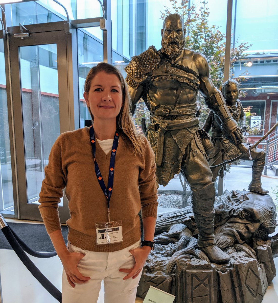 AccessAR founder Chrissy got up close and personal with God of War's Kratos and Atreus at the Sony @playstation HQ in Santa Monica 🌴🌴🌴 We're excited about the intersection of gaming and web AR! ⛰️🗝️💯
#AugmentedReality #AR #gaming