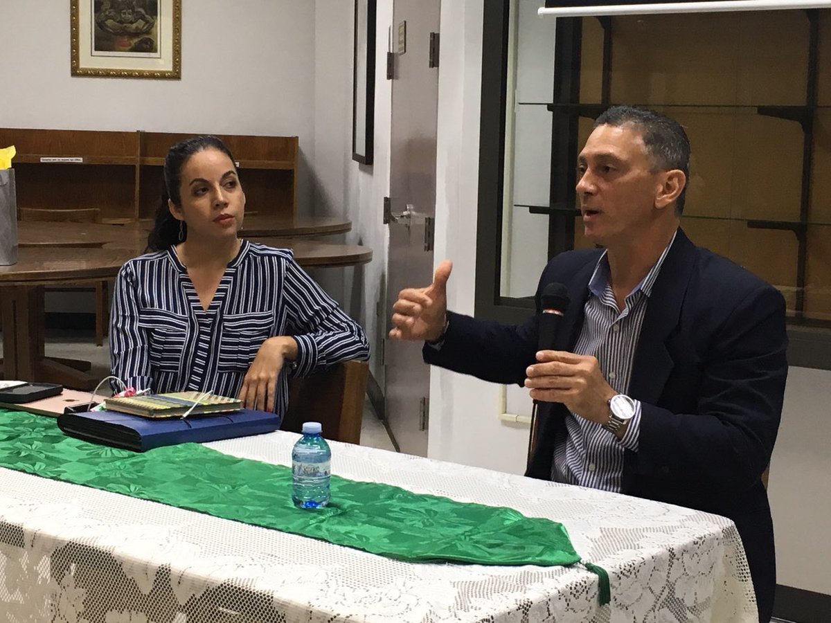 Hoy se celebró la charla “Retos de la prensa o prensa retada” parte del Ciclo de Conferencias sobre el Verano de 2019. Gracias a los periodistas Michelle Estrada <a href="/VocesdelSurPR/">Voces del Sur</a> y <a href="/RafyRiveraDiaz/">Rafy Rivera</a> <a href="/CNNEE/">CNN en Español</a> | <a href="/JMercadoPIP2012/">Juan Manuel Mercado</a>