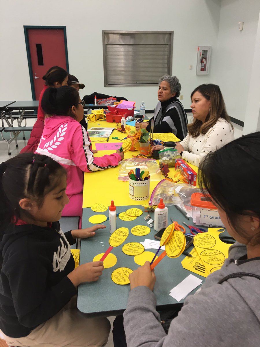 Having fun at our Family Literacy Night @juanseguinhisd! #SeguinStallions #BuildingRelationships @Mayte_G_Olivo