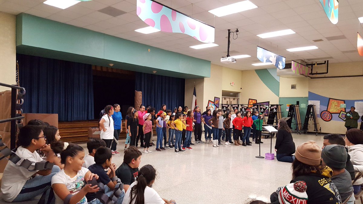 MsNBurr's tweet photo. Ahoy, mateys! #Pirates set sail @ Thompson Elementary tonight and the scurvy dogs survived the rollicking sea. Watch out for the King of the High “Cs”! #WeAreAldine #ThompsonMusic @ThompTigersRoar @AldineISD @aldinefinearts https://t.co/t3gSrQBpYa