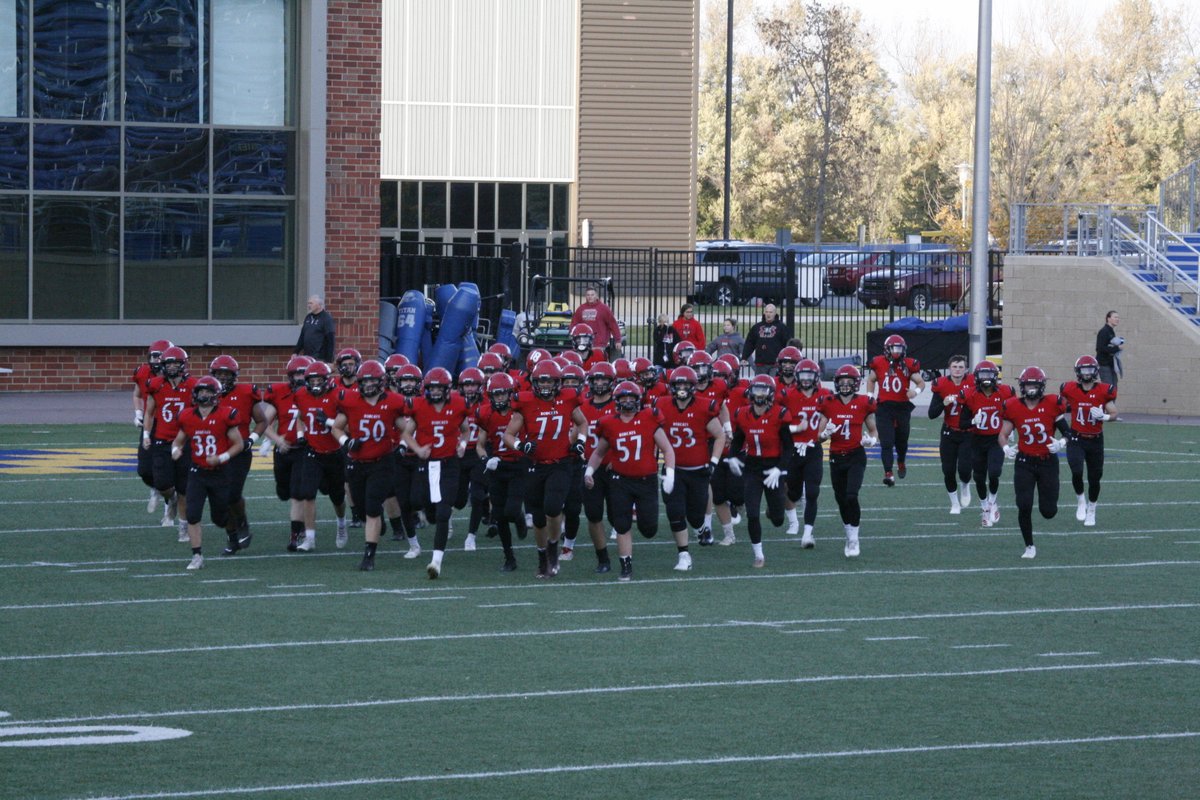 Daktronics's tweet photo. Congrats to all of the #DakSchools participating in the #SDFootball19 championship games Friday. We are a little biased to our home team, so #bringthered
Friday's Matchups:
@TFRiggs vs. @BrookingsFB
@BEE_Seahawks vs. @WinnerWarriors
@OG_Football vs. @bvhsfootball https://t.co/EVkEdncbzG
