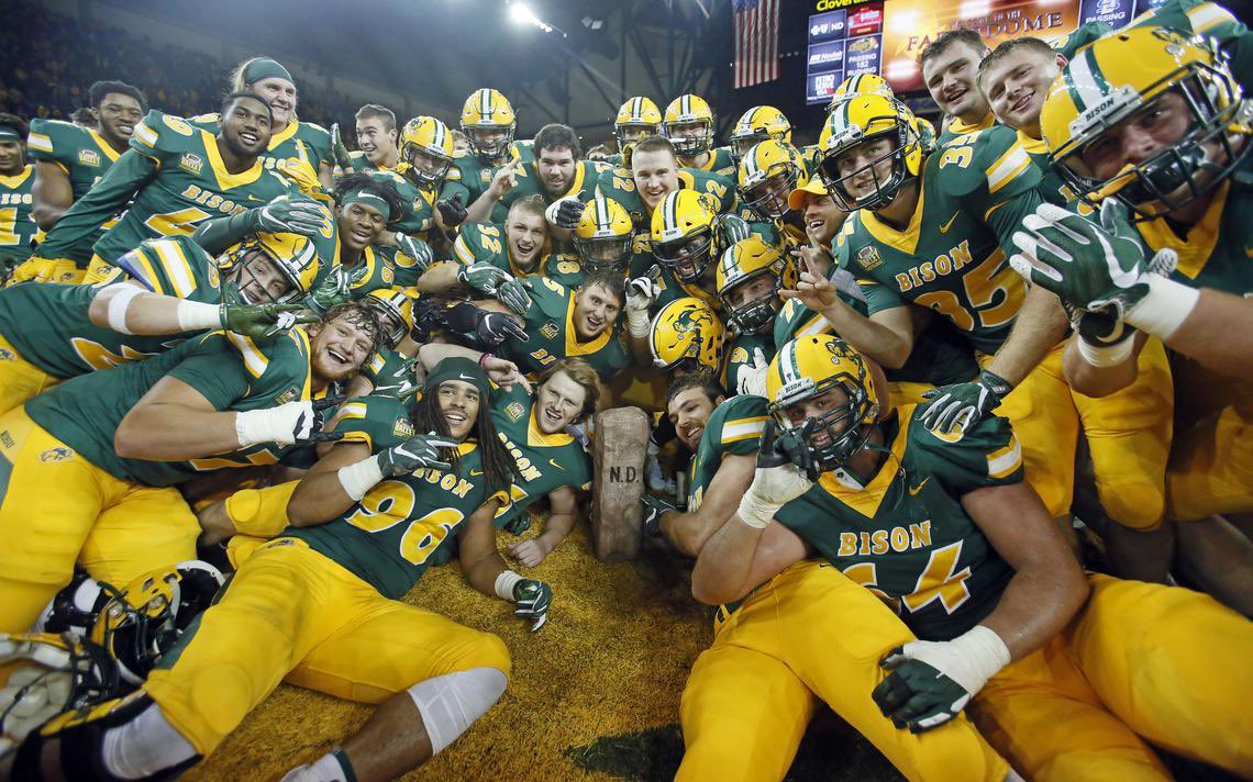 NathanWhiting45's tweet image. So honored and blessed to receive an offer from the North Dakota State Bison💚💛 #HornsUp #GoBison @SpecialTeamsFB @NKR_Camps @HKA_Tanalski @Coach_Entz @CoachGrantOlson @NickGoeser @jAmann_12