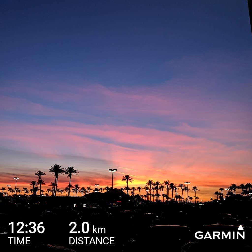run3sixty5's tweet photo. #RunStreakDay 1413:  #azsunsets never get old. Y'all be good. Do you! ✌️
.
.
.
.
.
#runstreak  #trailrunner  #ultrarunner #egsleeve365  #inknburnalumni  #runningismytherapy #RwRunStreak #runphx https://t.co/fFgwtmScmk https://t.co/F31uRnaX7u