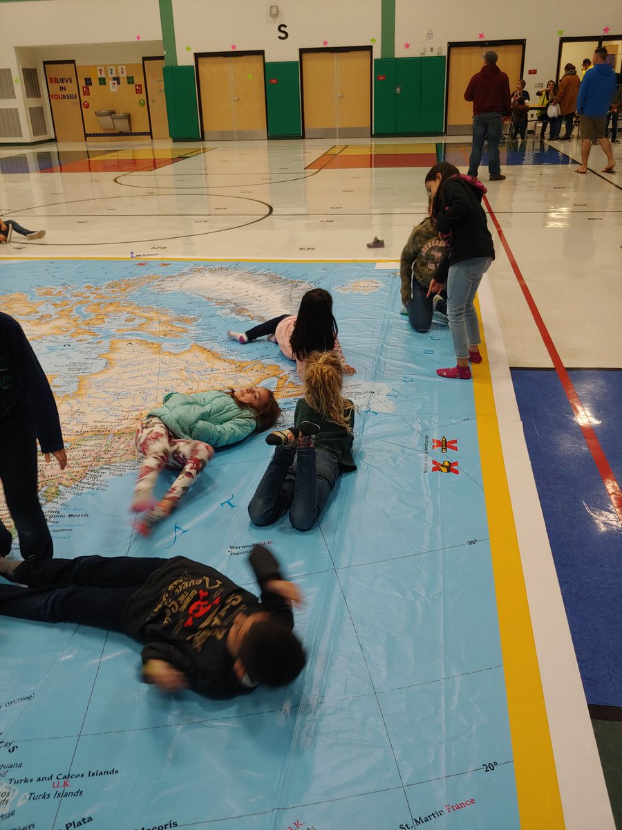 The kids had a blast using our North America map.. All the parents thought it was so cool at our Exploration Night. Tks @NISDElemSS for purchasing them. #thecoleway #geographymatters #socialstudiesmatters @WeGoPublic