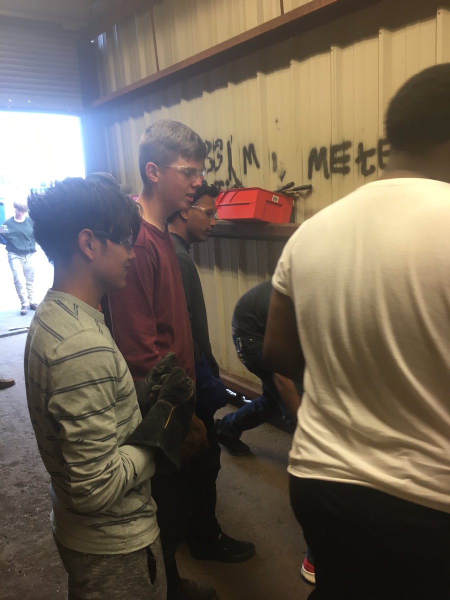 JeffCol38194580's tweet photo. Welding at DCC had a LOT of metal delivered today. Auto Tech guys gave a helping hand!!!! Team work!!!! #DonaldsonCareer https://t.co/4bz5AuccgQ