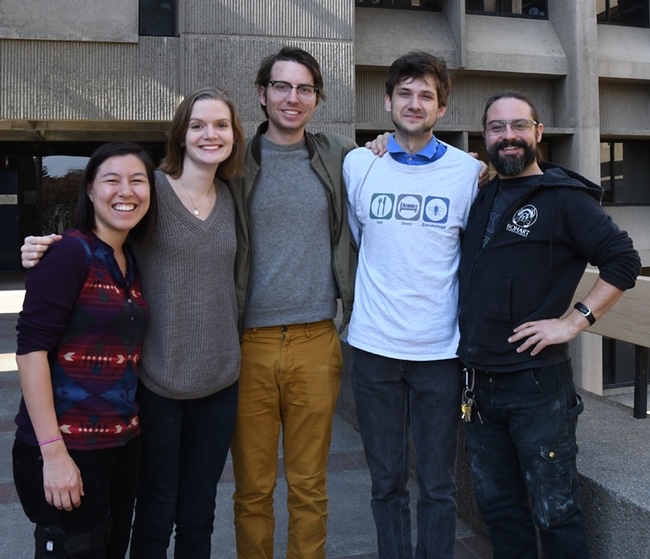 keatleygarvey's tweet photo. These #entomologists from #ucdavis and #ucberkeley are a powerhouse of a team. This #Linnaean Games Team will compete at the Entomological Society of America meeting next week in St. Louis, Mo. National champions for three years. #BugSquad https://t.co/KkIwY37uyB https://t.co/qDCIfGH7Au