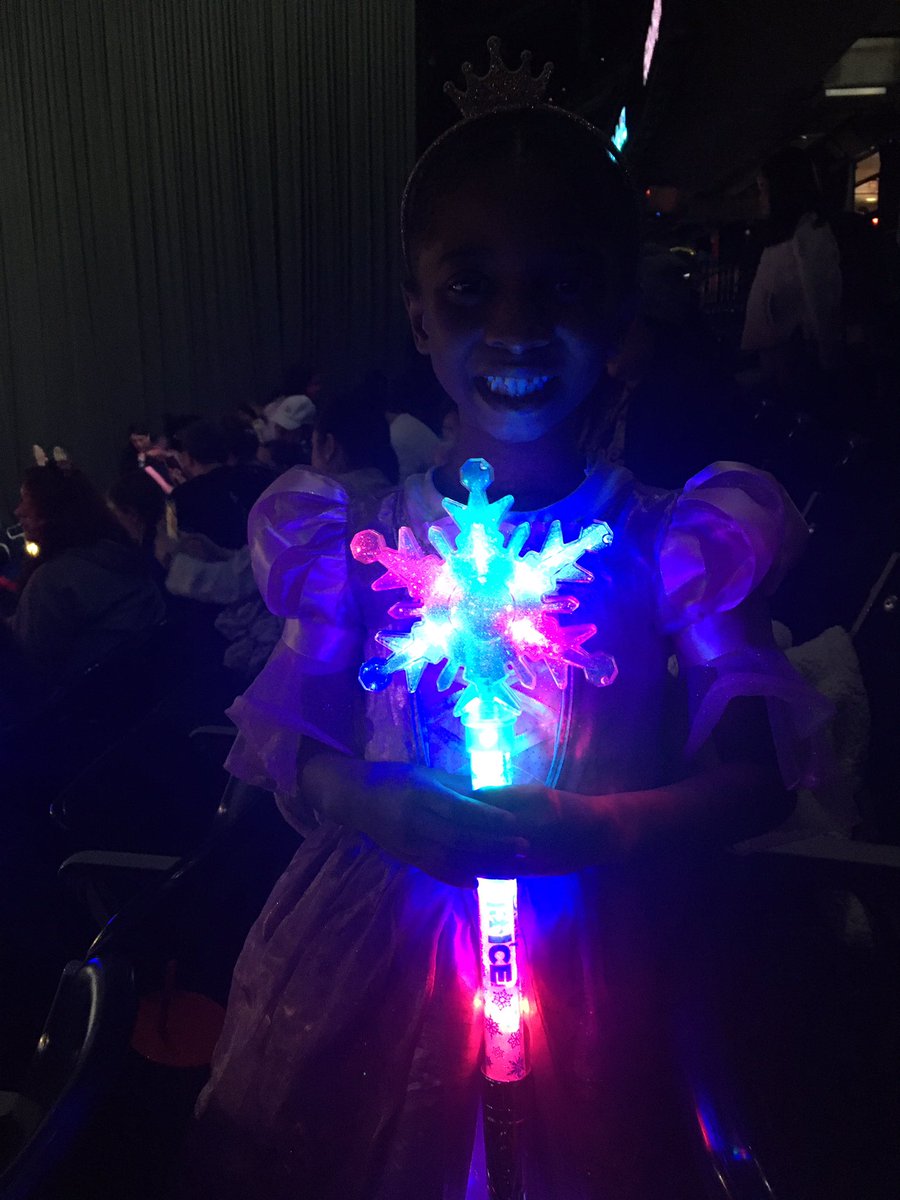 milltrac0325's tweet photo. #disneyonice https://t.co/hBdNiv1ias