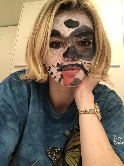 me-my skin deserves to breathe no makeup today  also me, a mere 45 mins into babysitting- https://t.