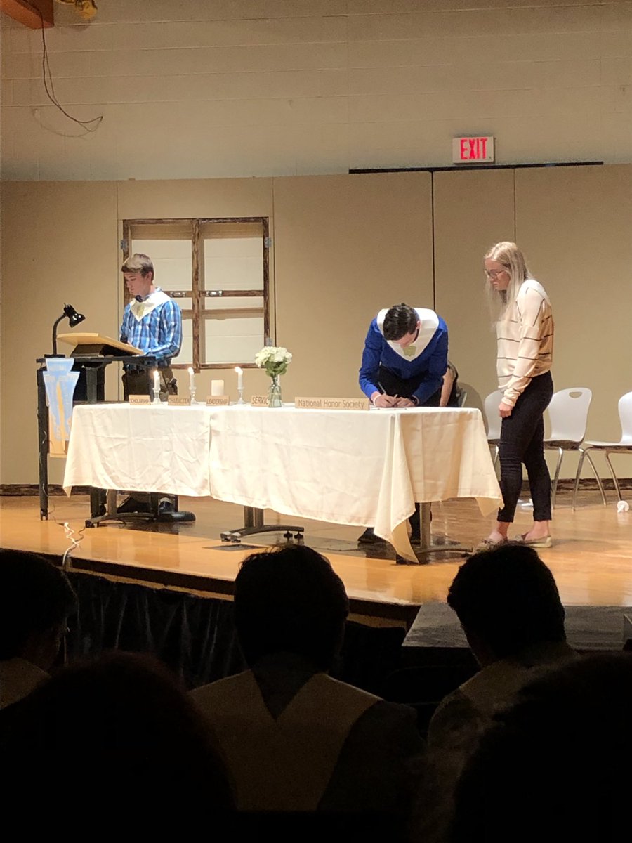 MPEagles712's tweet photo. Congratulations to all of our new National Honor Society members who were inducted this evening! #scholarship #leadership #character #service #goEagles https://t.co/7srUft0iUe