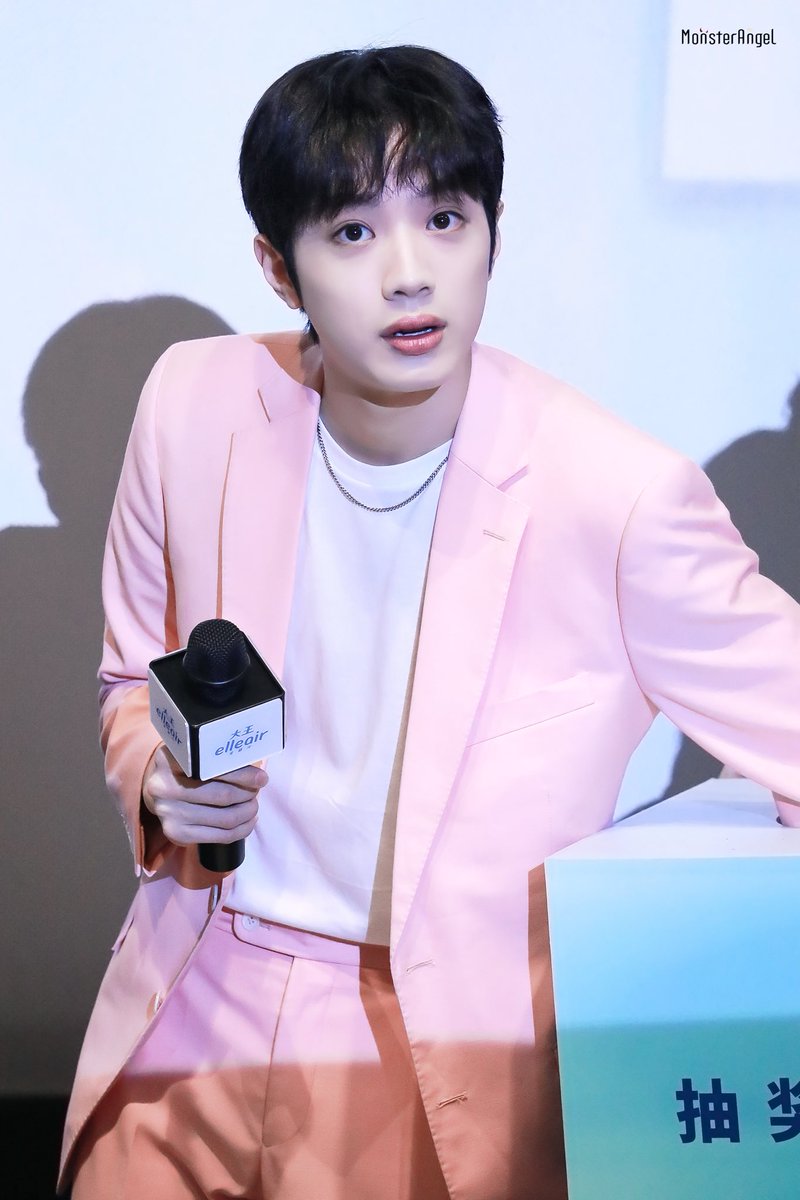 MonsterAngel923's tweet photo. 191109 elleair FM HD part-2
#赖冠霖 #Laikuanlin #라이관린 #KUANLIN https://t.co/3aLs8ypagY