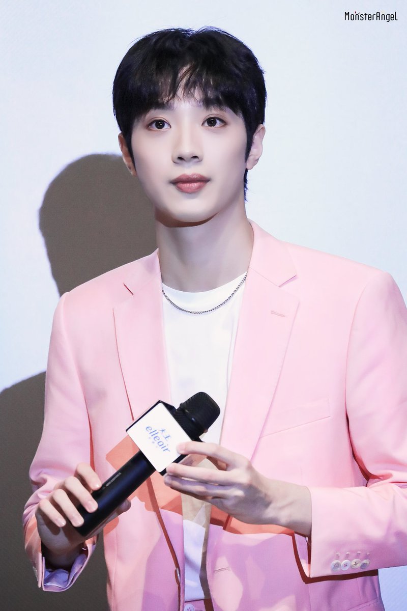 MonsterAngel923's tweet photo. 191109 elleair FM HD part-2
#赖冠霖 #Laikuanlin #라이관린 #KUANLIN https://t.co/3aLs8ypagY