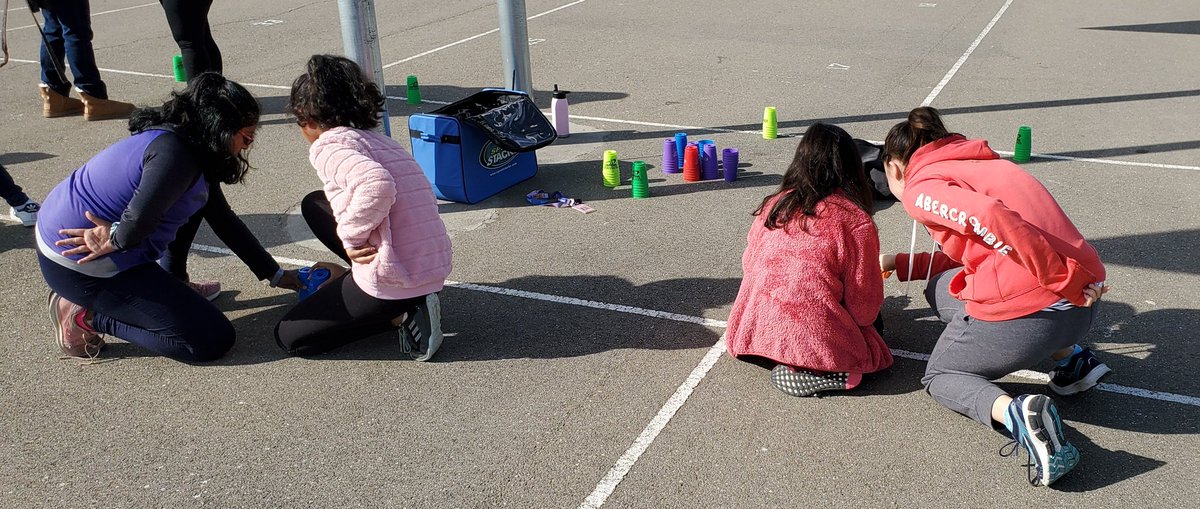 spacebug76's tweet photo. A little relay individual and partner action today for @SpeedStacksInc @GWR They loved working together with one hand each! 🙌👀🏆
#2019STACKUP #SportStacking #GWRday #StackItUp #physed https://t.co/hnKlTYgN55