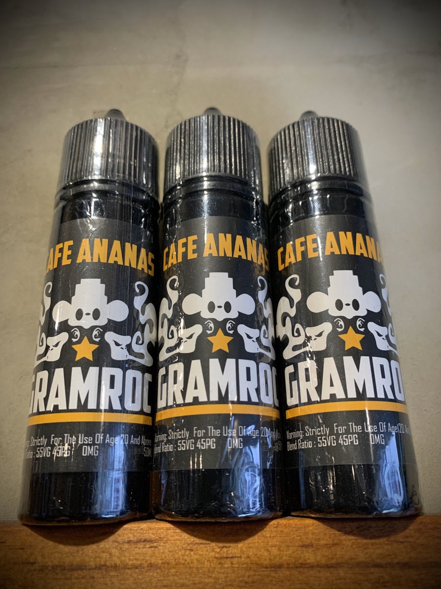 コイツが美味い季節になってきました

【GRAM ROC】Cafe Ananas

コーヒー☕️×パイナップル🍍味で香ばしくほのかにフルーティーなリキッドです。コーヒーの部分が麦チョコのような風味でどこか懐かしい感じもします笑　オススメです！是非お試し下さい！
drvapor.thebase.in/age-verificati…

#ドクベオープンです