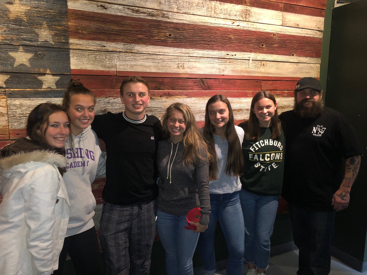 OhsPtsd's tweet photo. THANK YOU to everyone who came to trivia! We raised $1,168! 100%of the donations go to creating care packages & helping sufferers receive Service Dogs. Thank you to Jimmy Trivia, Tavern on Central,& Blueprint!Great things come from the support of our great community! #ptsdSTRONG https://t.co/HLm8pJIX1U