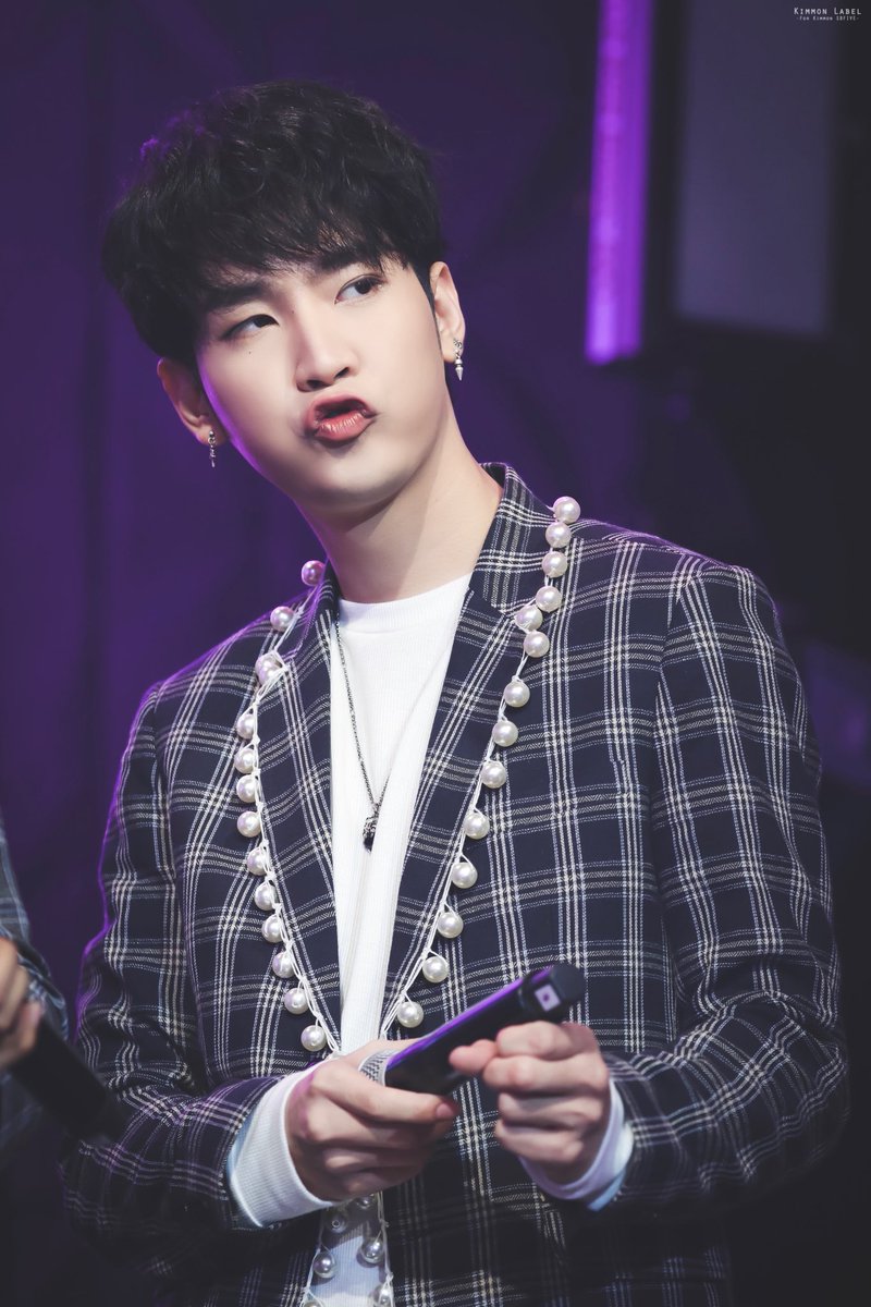 Kiimmon_Label's tweet photo. 191110 ...KIMMON...
Week 8 Concert Superboy Project Presented by GSB @ LIDO CONNECT
น่ารัก น่ารักมาก น่ารักที่สุด // จิ้มแก้ม 👉🏻👈🏻
.
.
💜
@KiimMon
#ขุณขิมมอญ
#ปารูปให้คิมเซฟ
#superboyprojectweek8 https://t.co/X9Tlz5MDX6