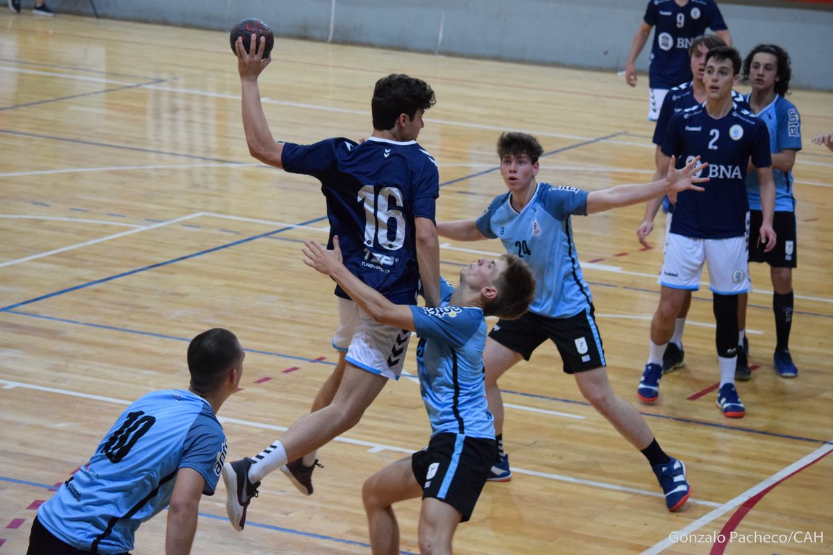 Torneo Sudamericano de Cadetes 
🤾‍♀️ 🇦🇷 13-14 🇵🇾
🤾‍♂️ 🇦🇷 23-17 🇺🇾
Este viernes 
19:15hs 🇦🇷🆚️🇧🇴 (Masc)
20:30hs 🇦🇷🆚️🇨🇱 (Fem)
#VamosArgentina 
📸 <a href="/GonzaloPcheco/">Pachee</a>
<a href="/confedepcba/">Confedeportescba</a> <a href="/fchtvok/">FCHtv</a> <a href="/mcandoli/">Matías Candoli ⭐⭐⭐</a> <a href="/RubenDiliddo/">Rubén Di Liddo</a> <a href="/LeopoRivarola/">Leopoldo Rivarola</a>  <a href="/DeportesCba/">Córdoba Deportes</a> @ViaCordobaOK @MauroBasilieri <a href="/RCHandball/">RCH</a>