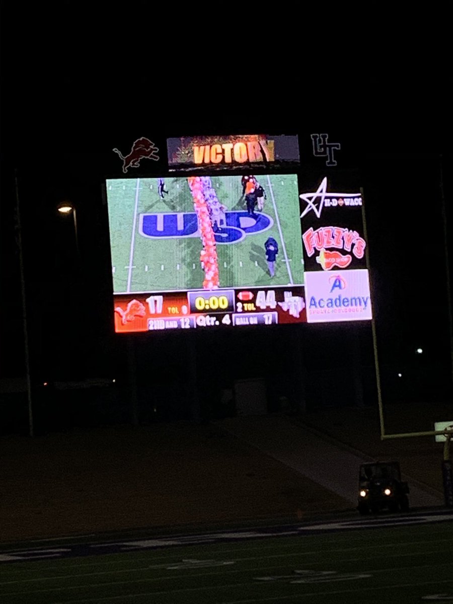 THSstusection2's tweet photo. Round 1✅ The Trojans beat Teague 44-17🏈 #roundtwobound https://t.co/AF81V00Iuz