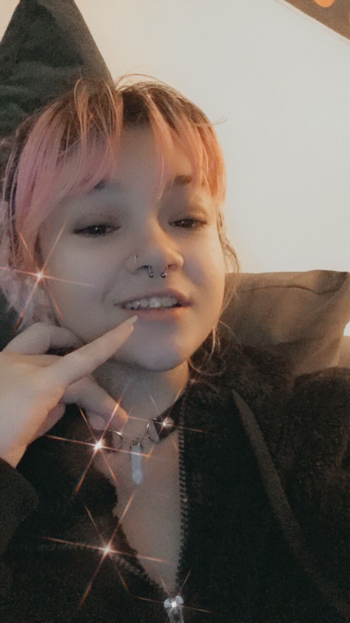 TW Pornstars - 1 pic. TINY SATAN . Twitter. she cute 💘. 4:01 AM - 15