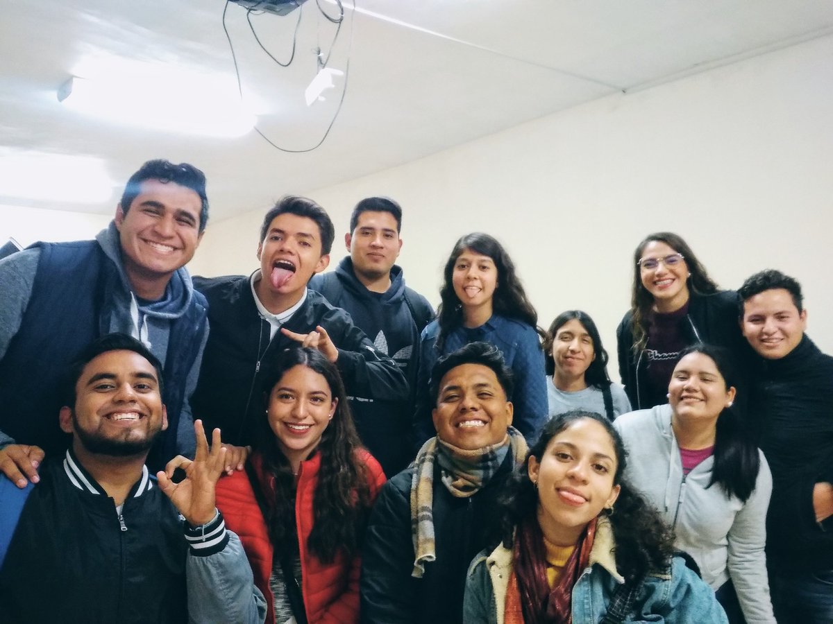 elemanueldr's tweet photo. Ya casi lo logramos, reunión de Pastoral Juvenil Regina Coeli, 9 de 10 parroquias. 💒

#PJRC 💛 https://t.co/dqo3lQ0u36
