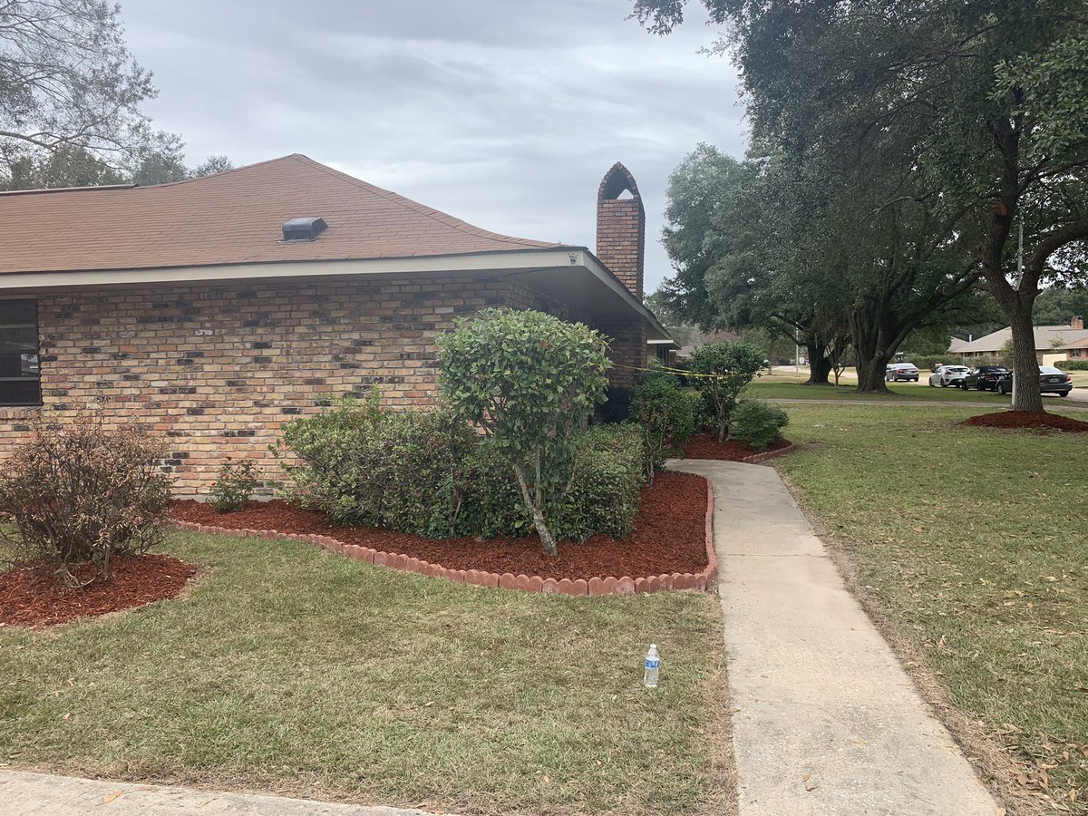 thejeffreyjamal's tweet photo. More worksite shots from today’s Team Depot Project. It’s amazing how things can transform in a matter of moments. #choosetoserve #teamdepot #celebratingservice #D238Strong #MightyMidSouth @DawayneGatesTHD @jxh076 @MistyUsher8 @ChrisBergHD https://t.co/cDME3GkZxM