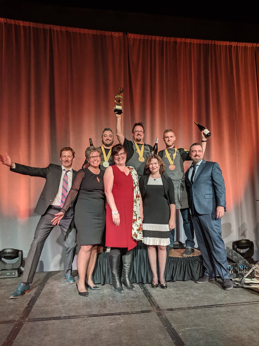 GKitchenParty's tweet image. Saskatoon’s #GreatKitchenParty Podium
🥇 Chef @craddy1971 of The Village Bistro’
🥈 Chef Steve Squier of @cohensyxe/@picaroyxe
🥉 Shaun McConnell of Riverside Golf &amp;amp; Country Club