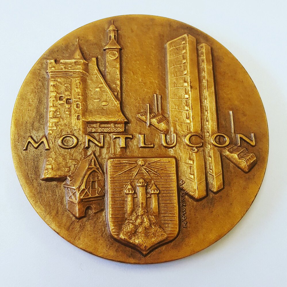 Hagen_Westfalen's tweet photo. Ausstellungsstück des Monats im Osthausmuseum: Die Medaille zur #Städtepartnerschaft zwischen #Hagen und #Montluçon
https://t.co/rbQ43lEZCh
#StadtHagen #HagenNRW #Montlucon #France #Frankreich #Städtepartner https://t.co/noYpNOGScl