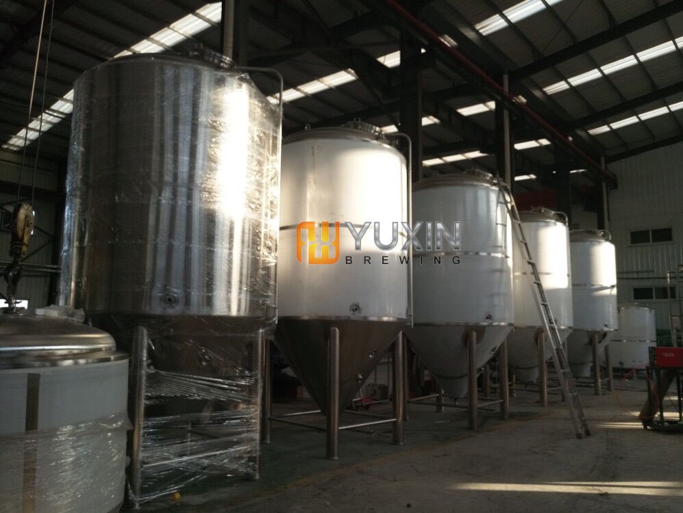 8000L #fermenters and 4000L #BBT are ready! Automatic pressure & temperature control, bring you the professional & relaxed beer brewing experience. Cheers! 
#fermentertank #fermentationtank #beerfermentation #beertank #stainlesssteeltank #conicaltank #conicalfermenter #unitank