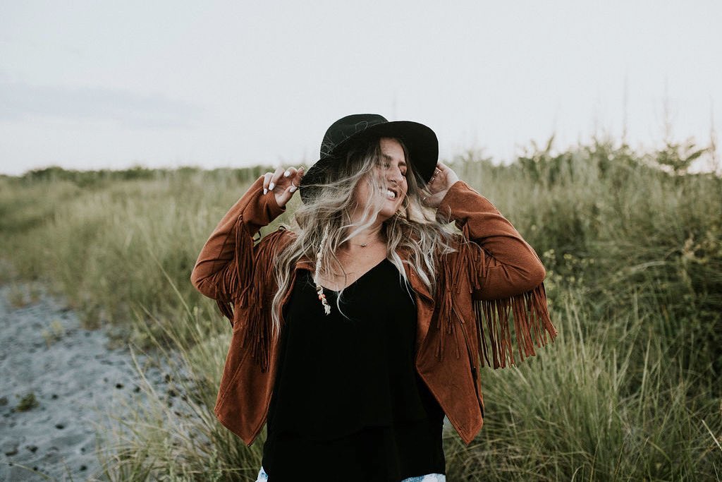 hellogreenfern's tweet image. It’s 4:39am and we’re off to #Nashville for another wedding weekend!!🌿📷✈️