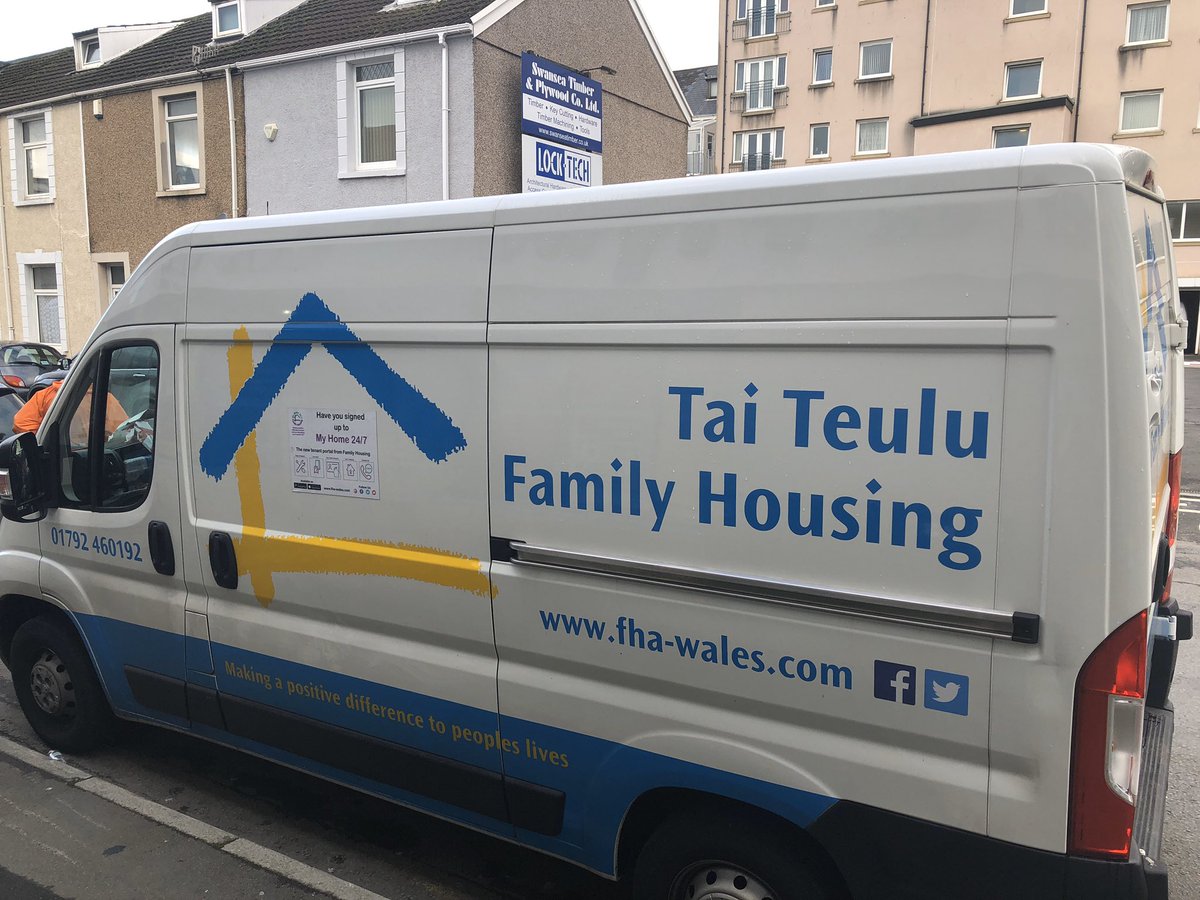 Lock_Tech's tweet image. Always great to welcome our customers @fhawales in the shop 🏴👍🏻 #shoplocal #swansea #family #OxfordStreet
