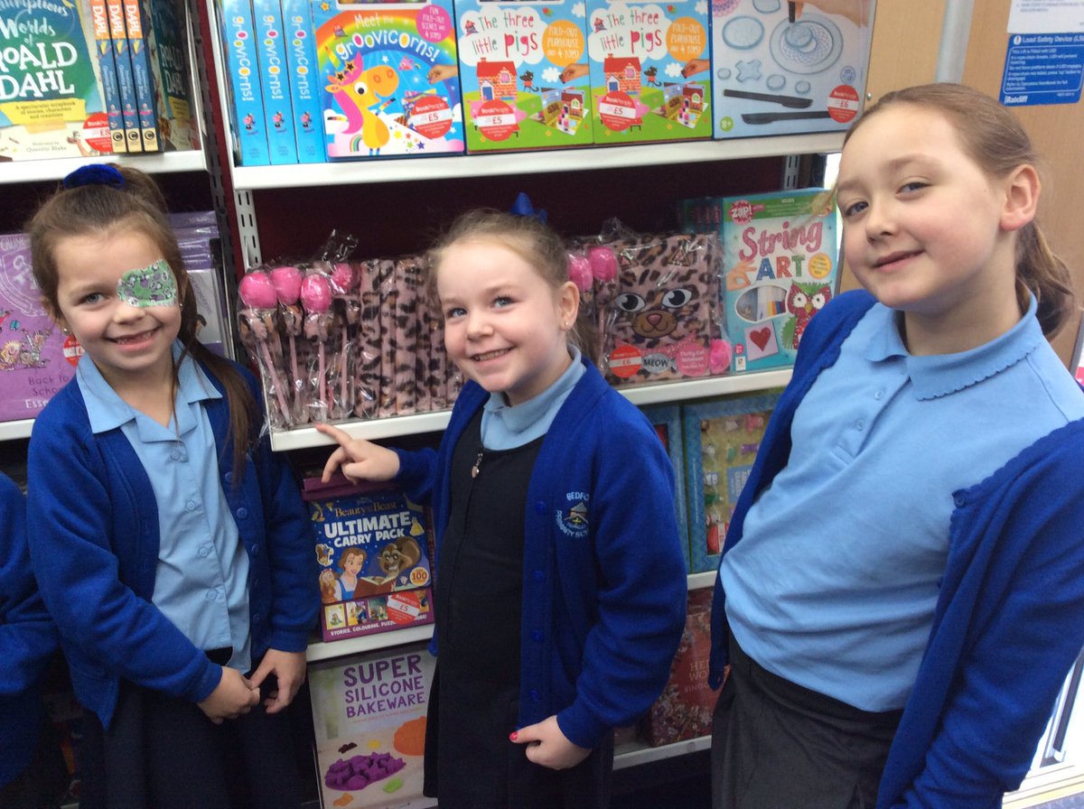 BedfordYear2's tweet photo. 2K loved visiting the Book Bus! We purchased some lovely books, which we are now going to enjoy together back in class. #readingforpleasure #BookBus @BedfordPrimary @tbpevents https://t.co/EsJ9gfBwHG