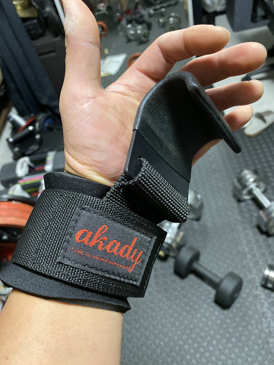 Leonidas Z L Amazonで1800円ぐらいで売ってるフック式パワーグリップ これサイドレイズめちゃめちゃはいります笑 個人的にサイドレイズのみならこのパワーグリップが1番入る フック式なので握力をほとんど使わないから肩にダイレクトに入ります これは