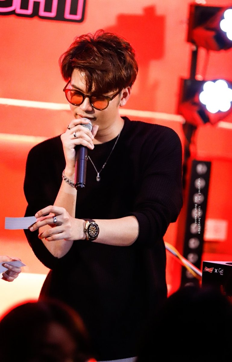 tucky_beeprapa's tweet photo. ช่วงจับรางวัล  💙
คิดแคปชั่นไม่ออก แค่อยากลงรูป
แอบเอ็นดู แฟม หายออกไปครึ่งร้าน
ต้องจับรางวัลใหม่อยู่หลายรอบ 

14.11.19
#Sortel สาธร
#ฝืนตัวเองไม่เป็น
#nontfam ของ #NONTTANONT
#นนท์ธนนท์
#Nontfamphoto
#tucky_tanont https://t.co/S790ooJSOn
