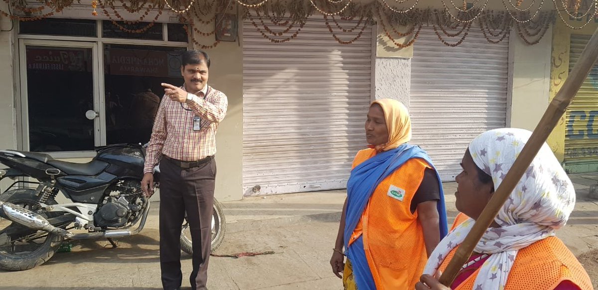 SantoshnagarDC's tweet photo. Swach Namaskram sir,Morning sanitation inspection at yakuth  Mahal, Ganga  Nagar nala bins, and also cleaning  of open  point  Dazling school at Talab Katta #swachhhyd #teamghmc @arvindkumar_ias @bonthurammohan @KTRTRS @musharraf_ias @CommissionrGHMC @acitghmc @GHMCOnline https://t.co/zF4t8swrpF
