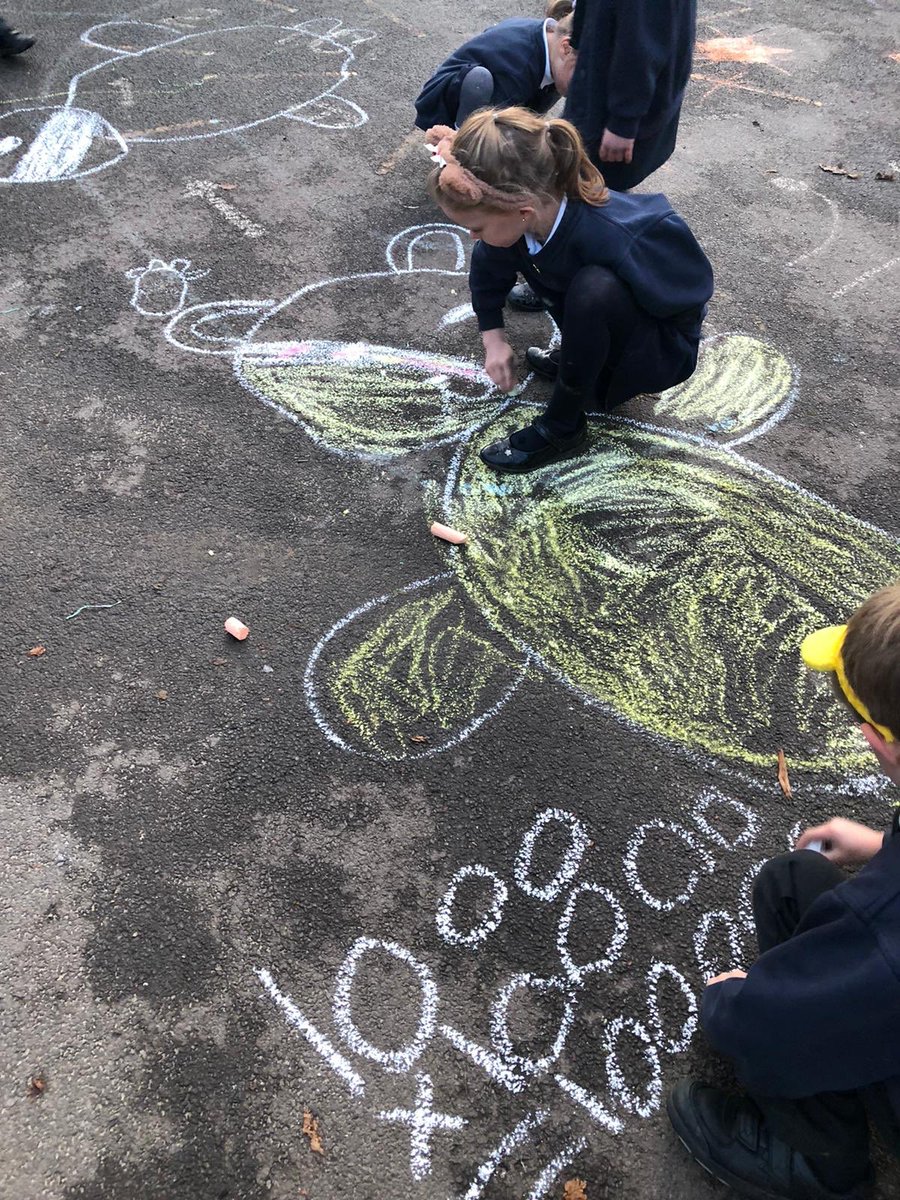 DanesfieldDen's tweet photo. The Den drawing on the playground for Children In Need🐻💛 #childreninneed2019  #pudseybear https://t.co/eejnTJVuRG