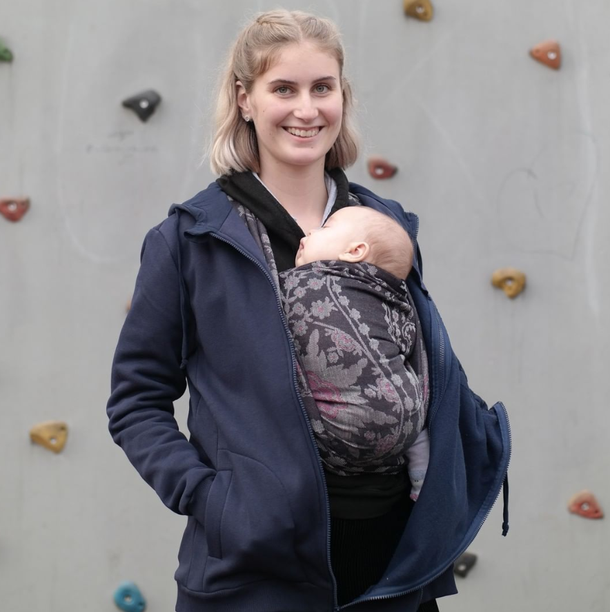 DIDYMOS_Baby's tweet photo. Any guesses on the blend of this new wrap?
and check out our babywearing sweatshirt ( by @wear_me_baby )
#didymos #itsadidy #winterbabywearing #wewearbabies #wearthem #tragetuch #tragenistschön https://t.co/gJKGCWgJGn