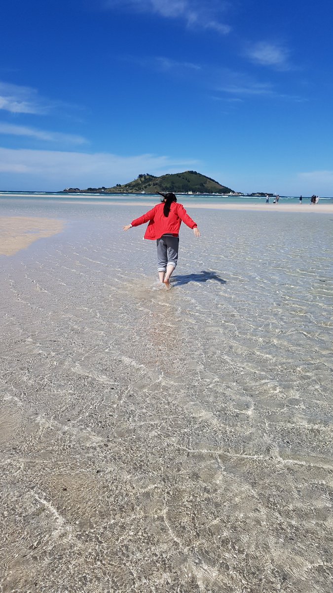 05April03's tweet photo. My sister went to the beach and sent me photos, it’s so beautiful. https://t.co/7wkMu5bh5J